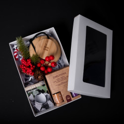 Geschenkset in einer Geschenkbox DUFTENDE WÄRME. Eine Bürste, ein Becher für Düfte und ätherische Öle 