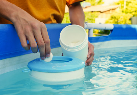 Chlor für den Pool, wie und was zu wählen ist