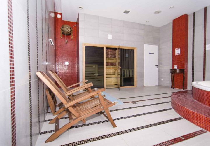 Renovierung der Sauna mit Himalaya-Salz im Sport- und Wellnesszentrum OAZIS