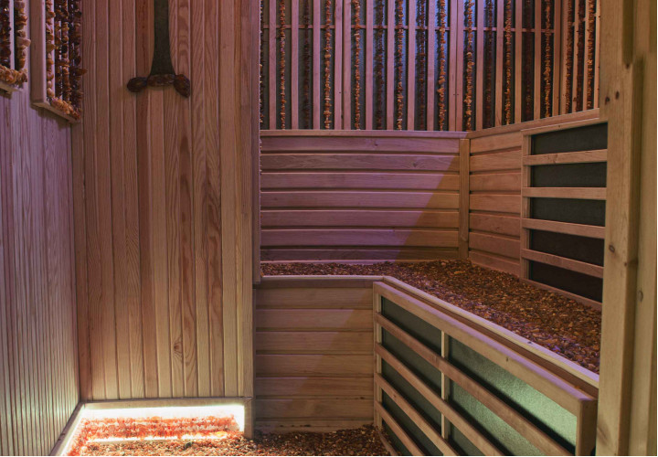 Infrarotsauna mit bernsteinfarbenem Interieur