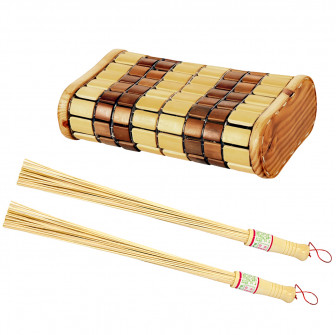 Set aus Kopfstütze und Bambusbesen