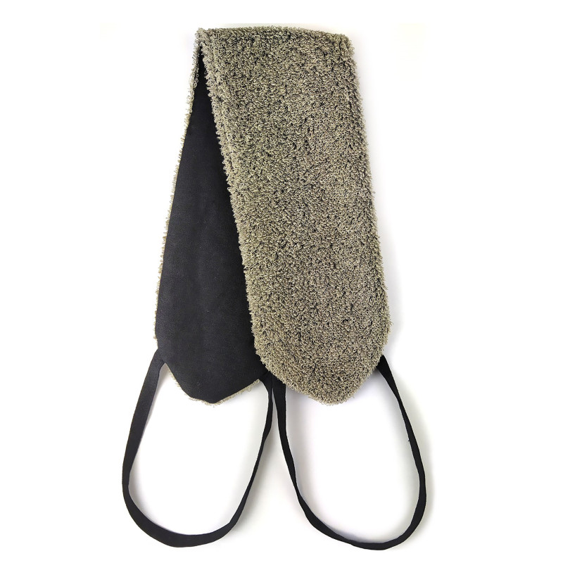 Rückenschrubber mit schwarzen Griffen