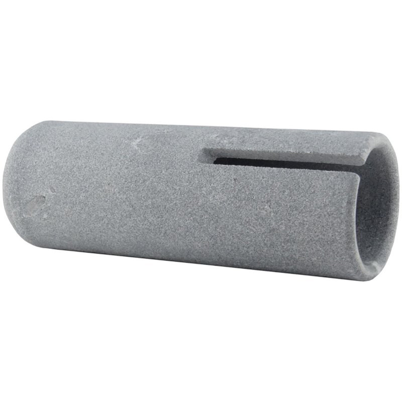 Eine Wurströhre - HUKKA MAKKARAPUTKI