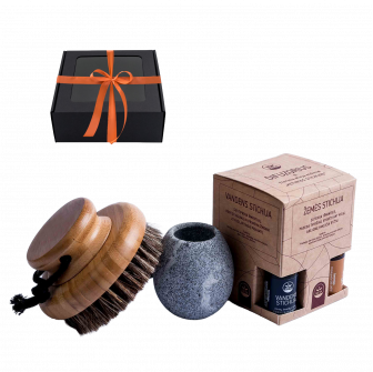 Geschenkset in einer Geschenkbox: Duftende Wärme. Ein Pinsel, ein Behälter für Duftstoffe und ätherische Öle.