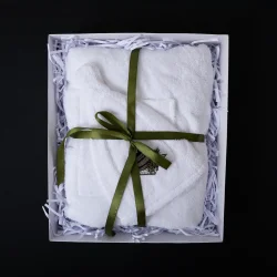 Geschenkset für Sie - WEISS, 75x140 cm, in Geschenkbox. Schürze und Mütze für die Sauna 