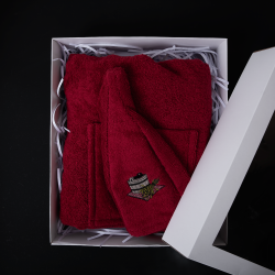 Geschenkset in einer Box. Schürze und Mütze für die Sauna. ROT  Geschenkset in einer Box. Schürze und Mütze für die Sauna. ROT