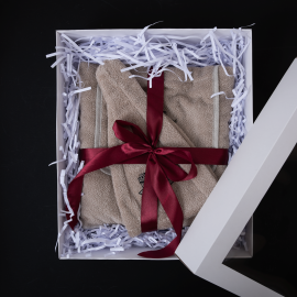 Geschenkset für Sie - LEINEN, 55x140 cm, in einer Geschenkbox. Schürze und Mütze für die Sauna  Geschenkset für Sie - LEINEN, 55x140 cm, in einer Geschenkbox. Schürze und Mütze für die Sauna