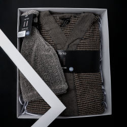 Geschenkset in Geschenkbox RENTO KENNO FOR HIM. Bademantel und Mütze  Geschenkset in Geschenkbox RENTO KENNO FOR HIM. Bademantel und Mütze