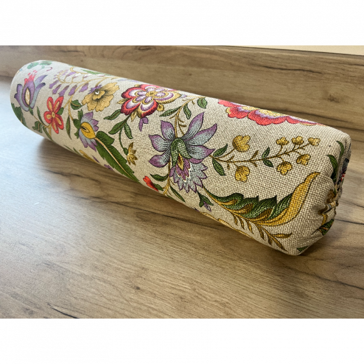Roller für Beine und Kopf, mit floralen Ornamenten