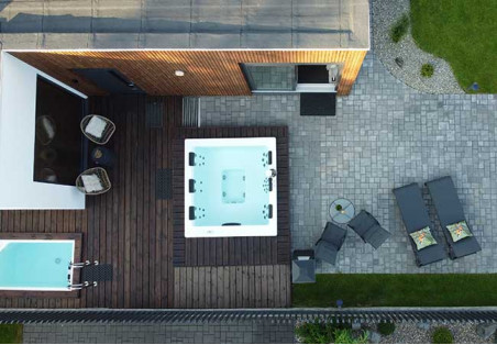 8 Dinge, die Sie vor der Einrichtung eines Spa-Bereichs zu Hause oder im Freien beachten sollten
