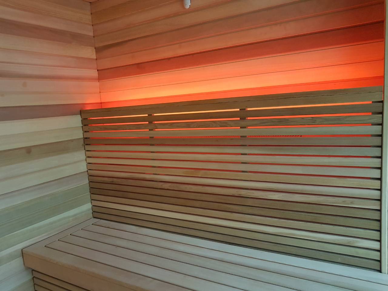 Kombi-Sauna mit Himalaya-Salzwand