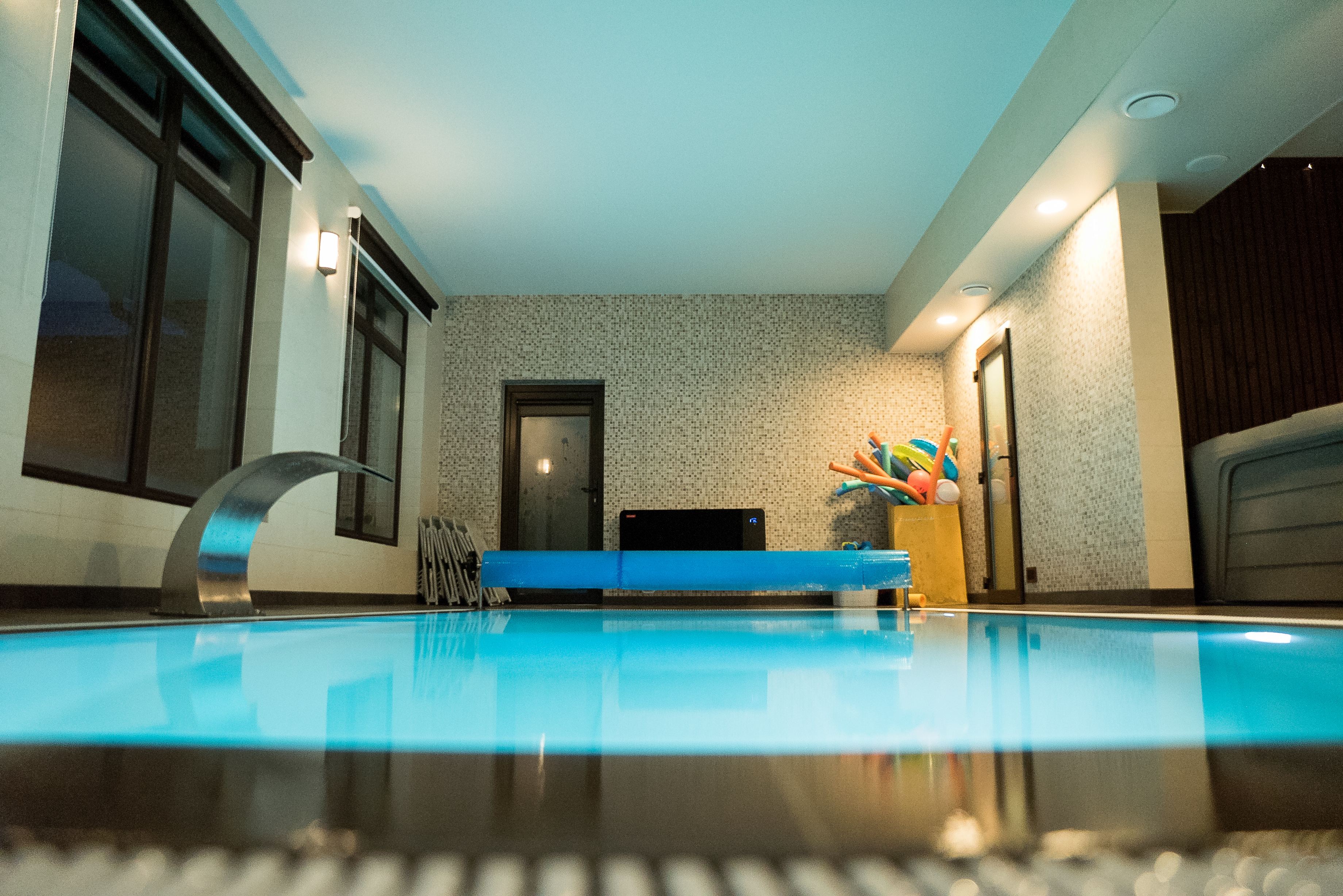 Schwimmbad und Saunen im Gehöft "Vila Kalniškiai"